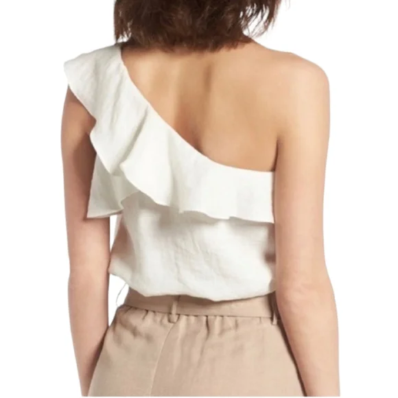 ASTR Ruffle Top - Picture 2 of 10